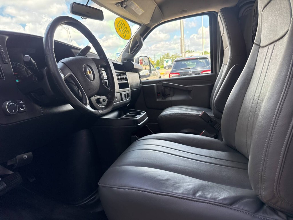 2020 Chevrolet Express Image 12