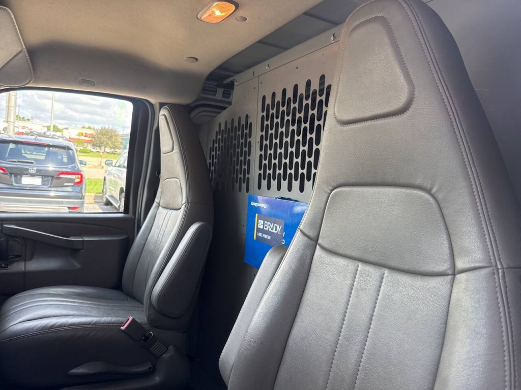 2020 Chevrolet Express Image 26