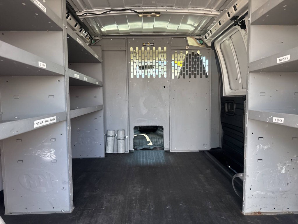 2020 Chevrolet Express Image 31