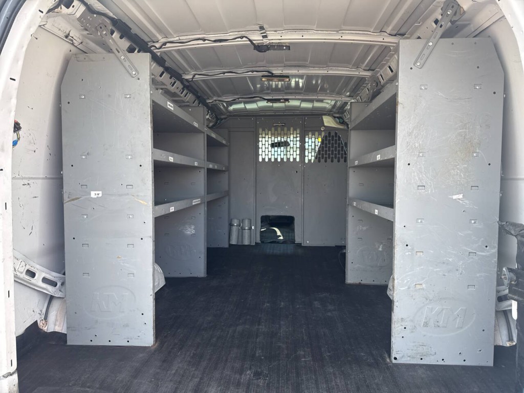 2020 Chevrolet Express Image 34