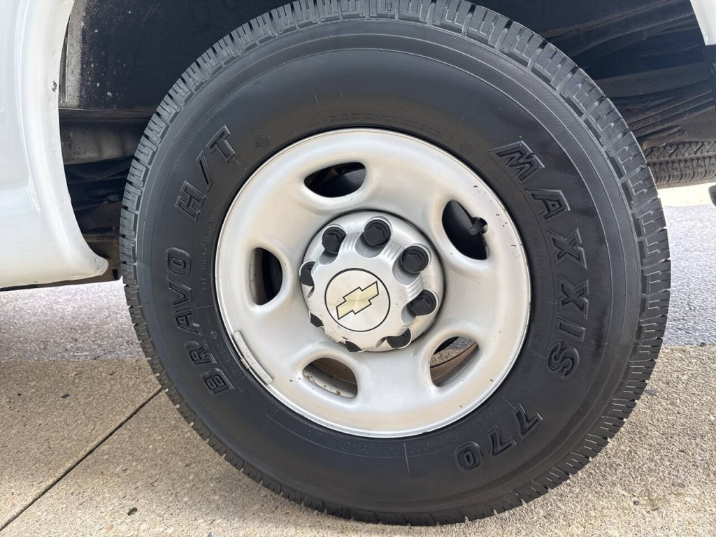 2020 Chevrolet Express Image 43