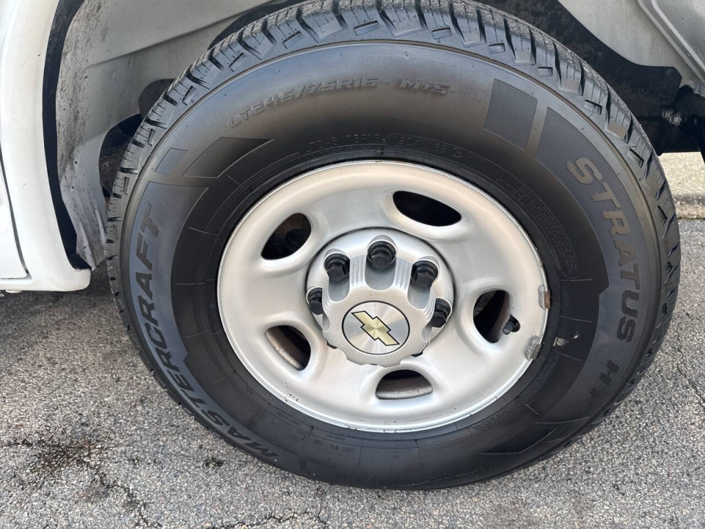 2020 Chevrolet Express Image 44