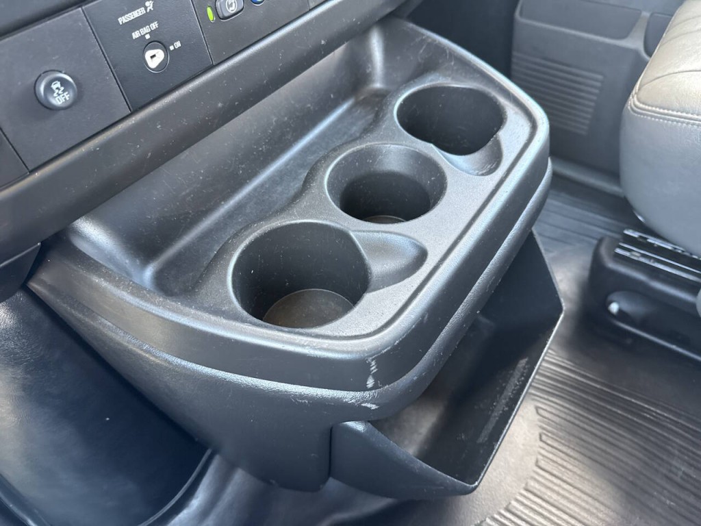 2020 Chevrolet Express Image 17