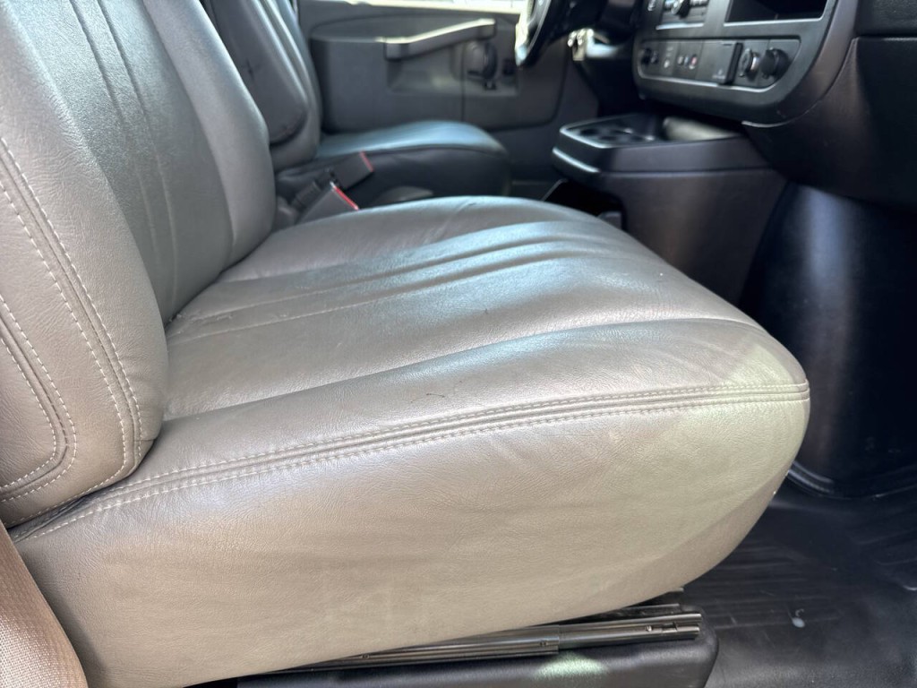 2020 Chevrolet Express Image 21