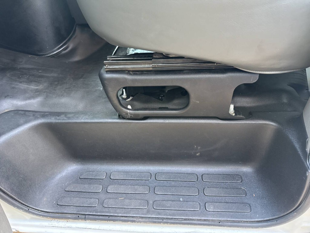 2020 Chevrolet Express Image 26