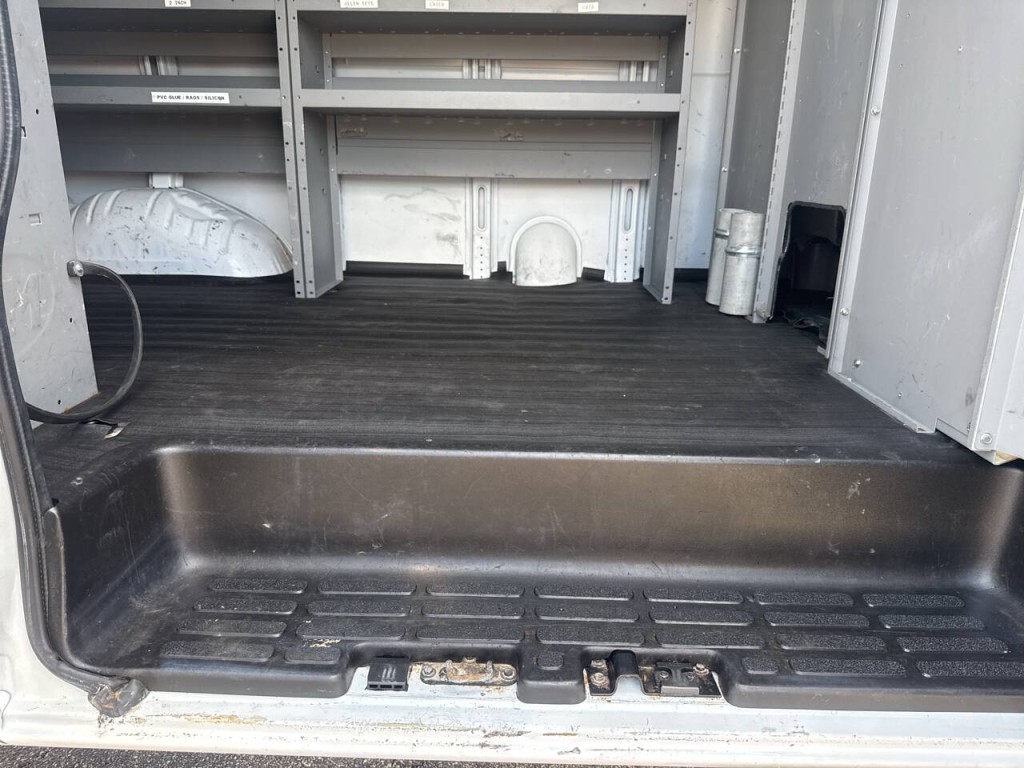 2020 Chevrolet Express Image 27