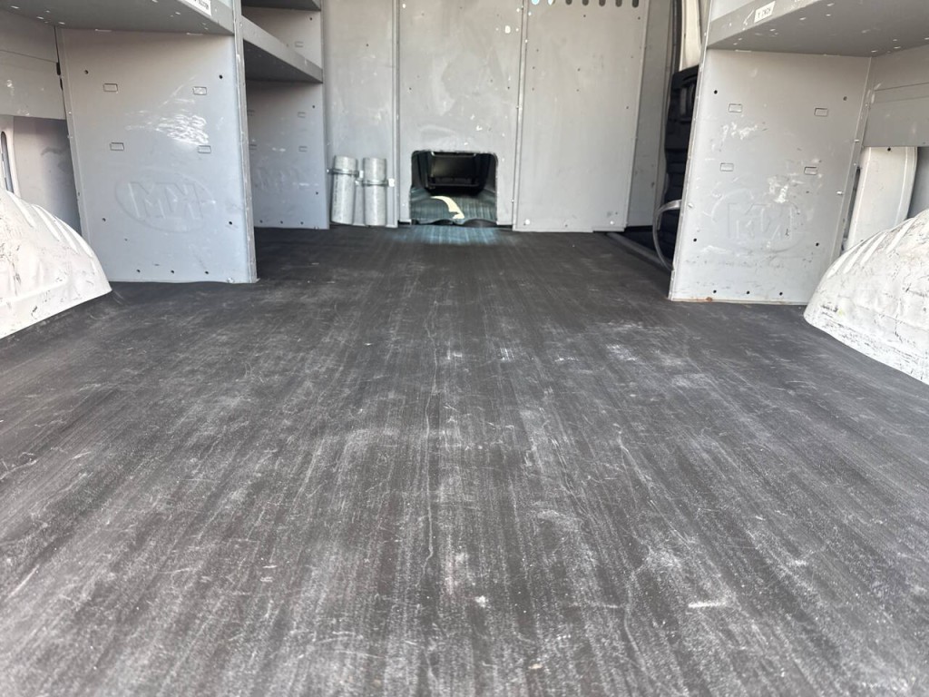 2020 Chevrolet Express Image 28