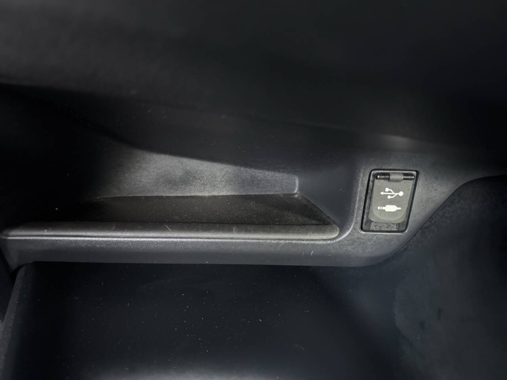 2018 Toyota C-HR Image 24