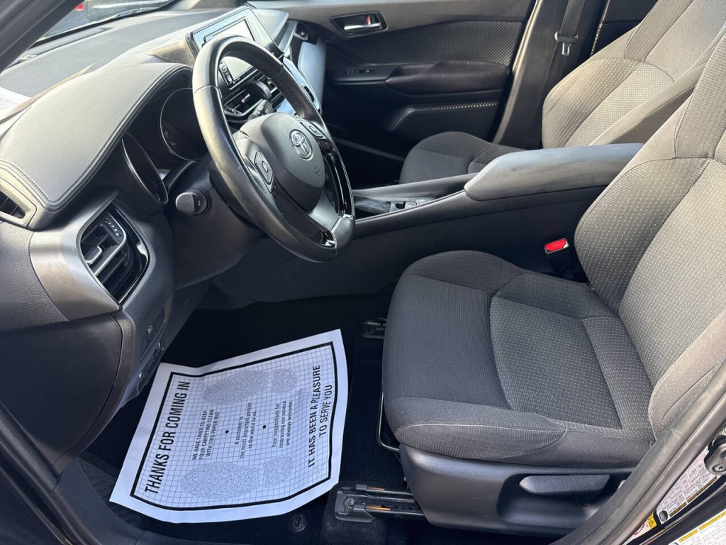 2018 Toyota C-HR Image 25