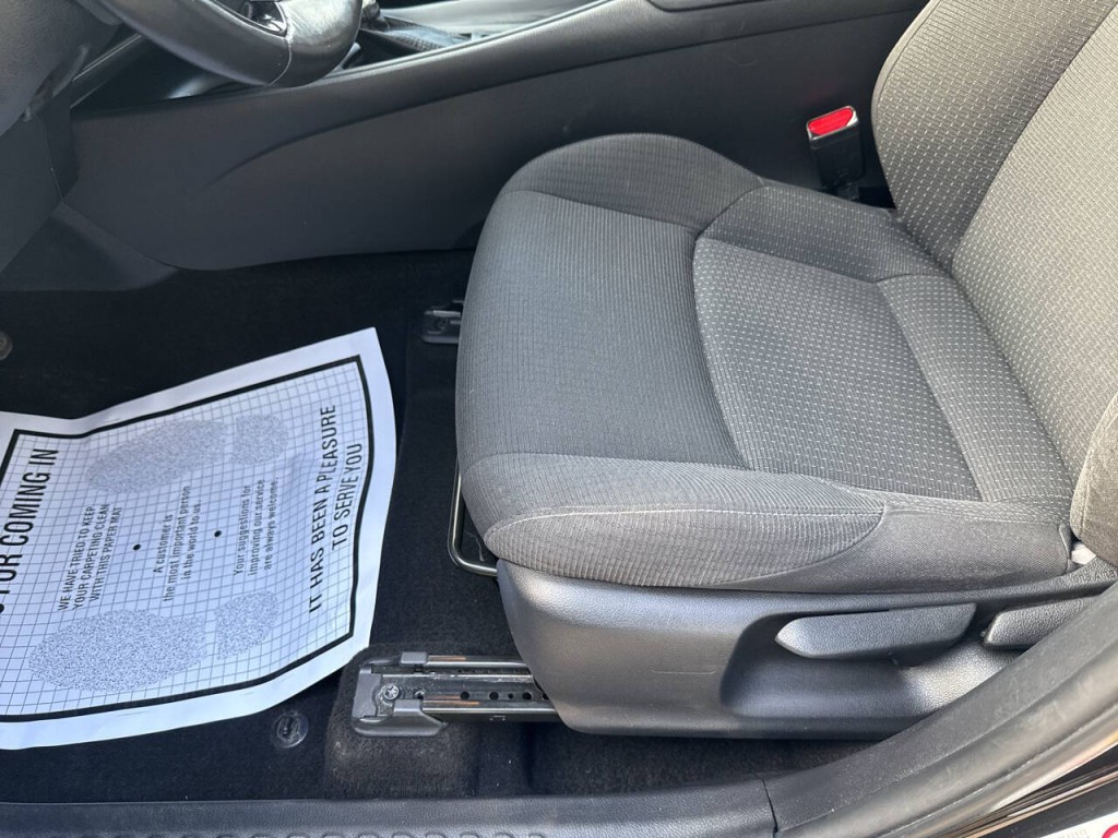 2018 Toyota C-HR Image 27