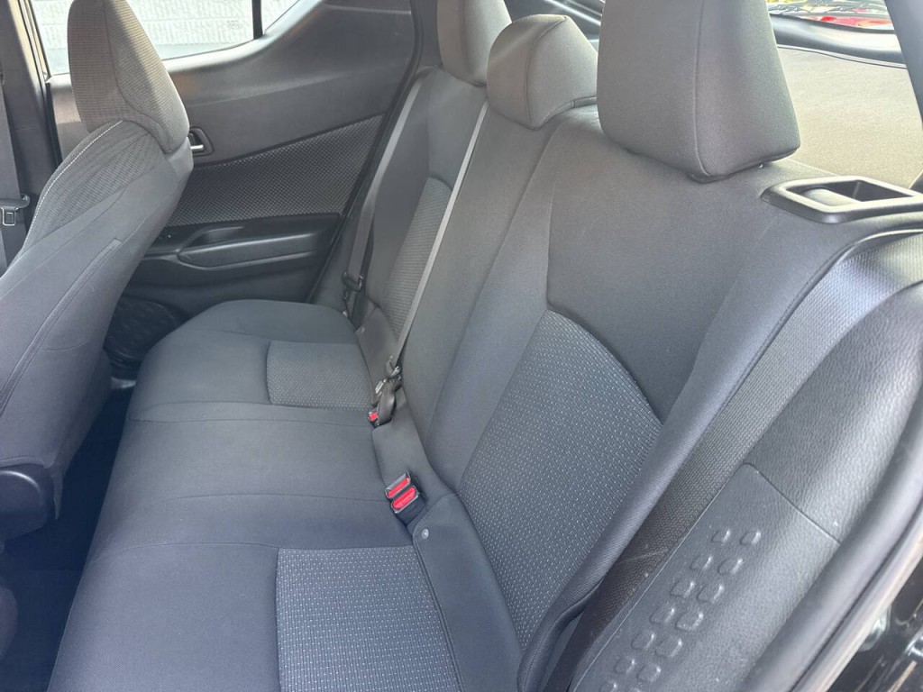 2018 Toyota C-HR Image 30