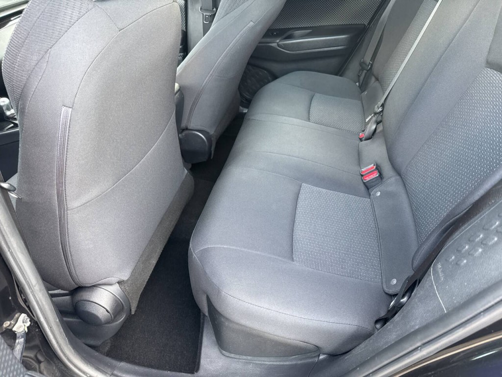 2018 Toyota C-HR Image 33