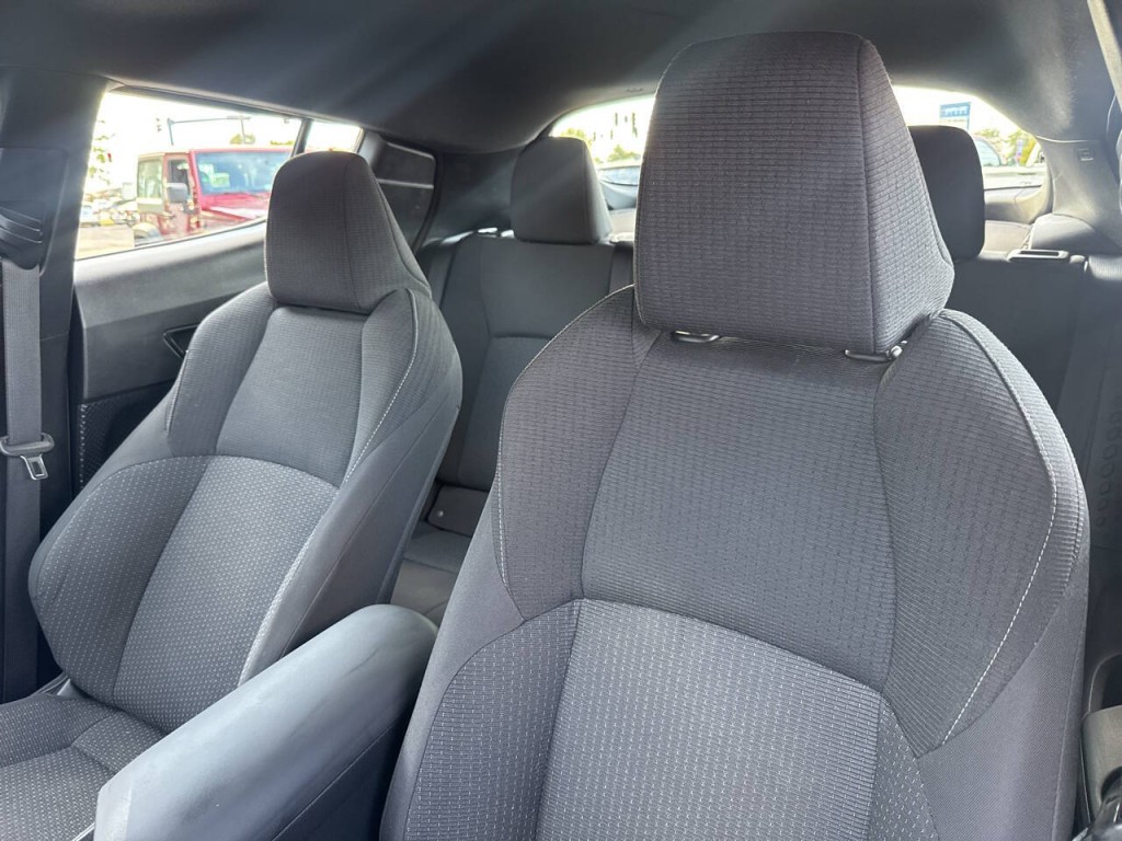 2018 Toyota C-HR Image 38