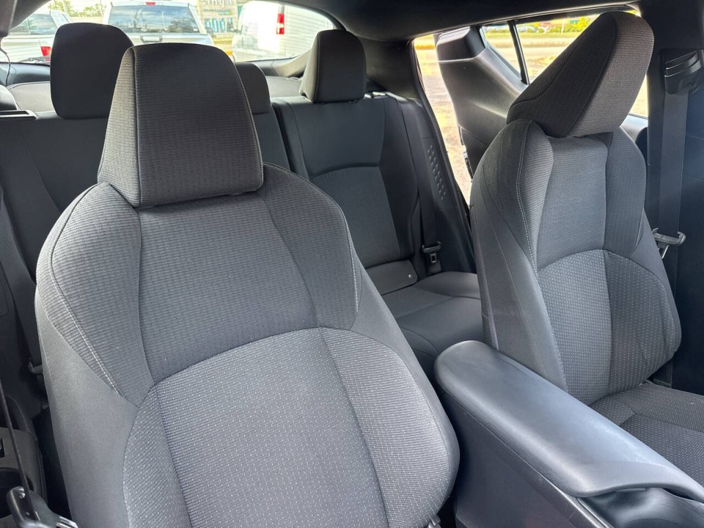 2018 Toyota C-HR Image 39