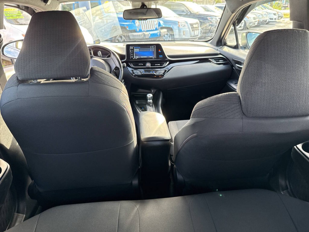 2018 Toyota C-HR Image 40