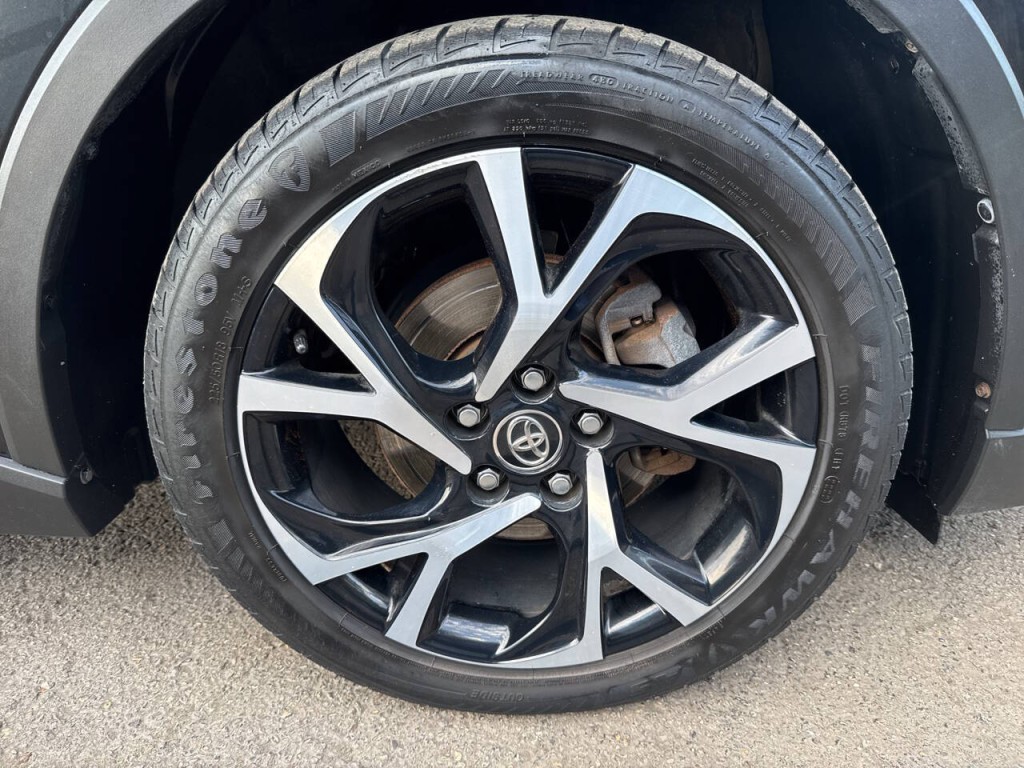 2018 Toyota C-HR Image 43