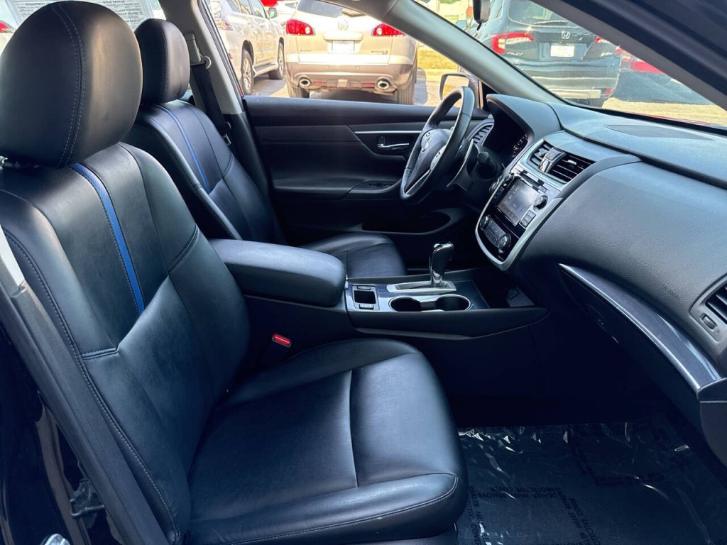 2018 Nissan Altima Image 32