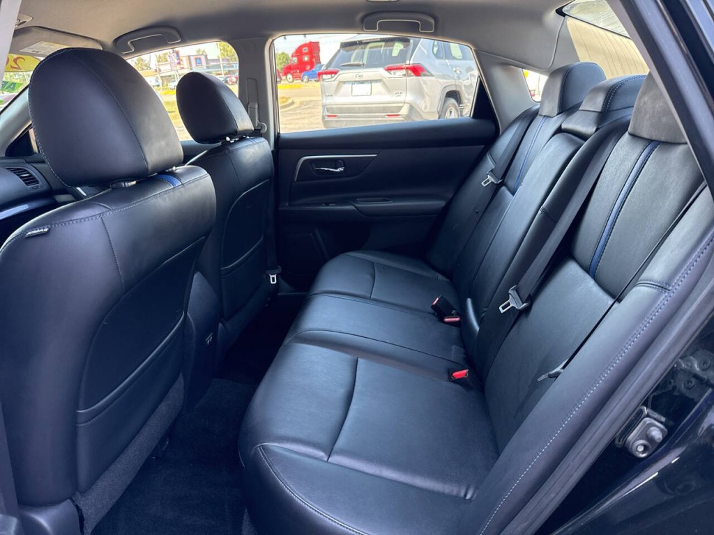 2018 Nissan Altima Image 36