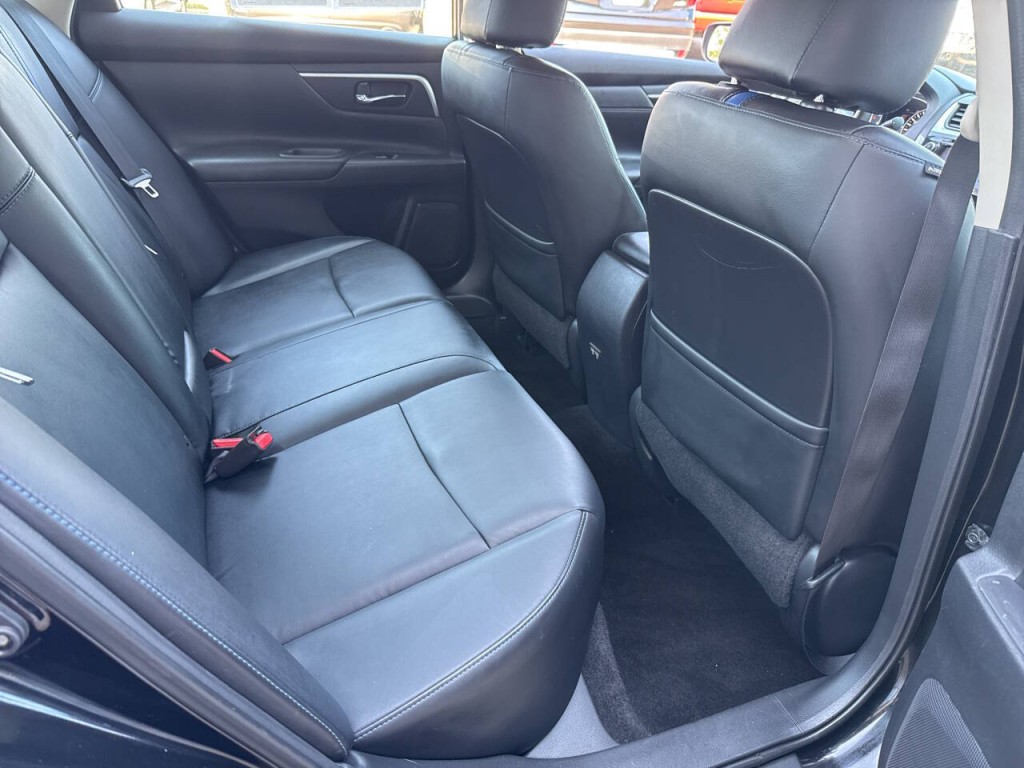 2018 Nissan Altima Image 41
