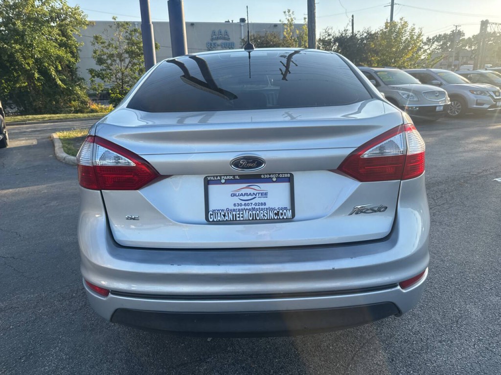 2015 Ford Fiesta Image 6