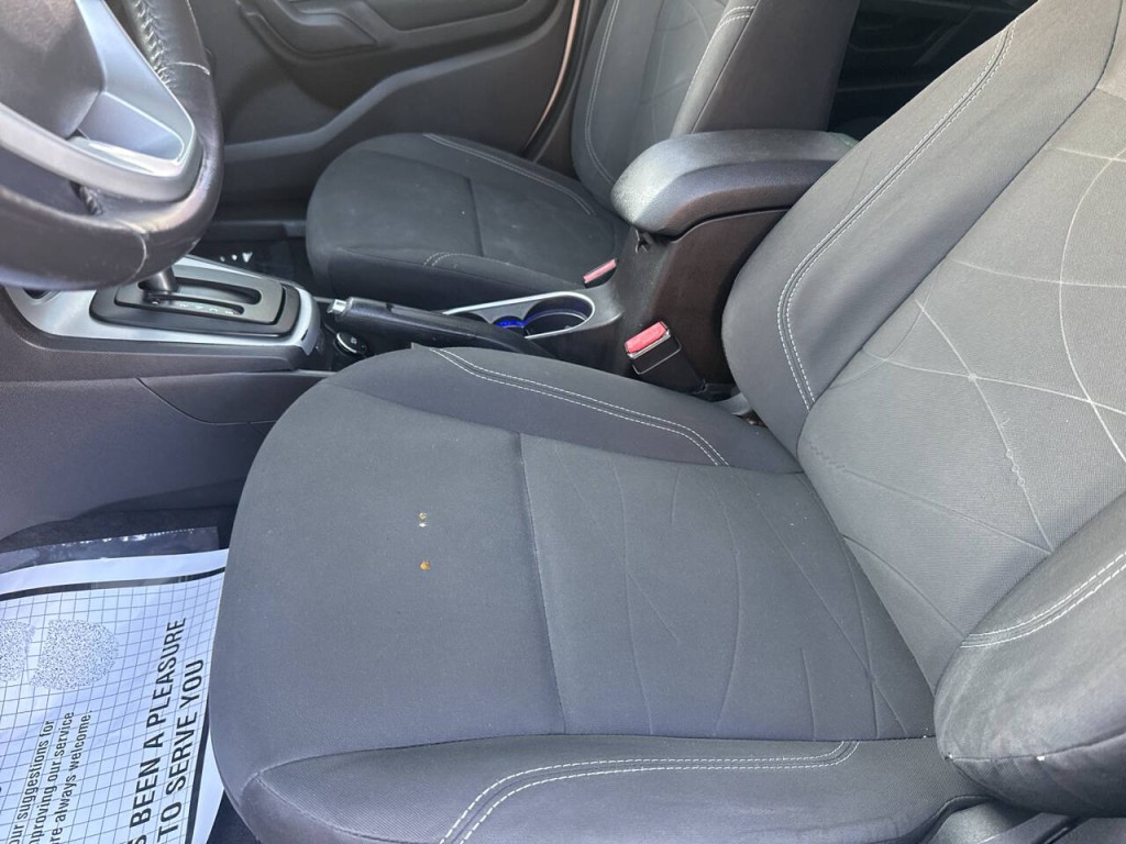 2015 Ford Fiesta Image 24