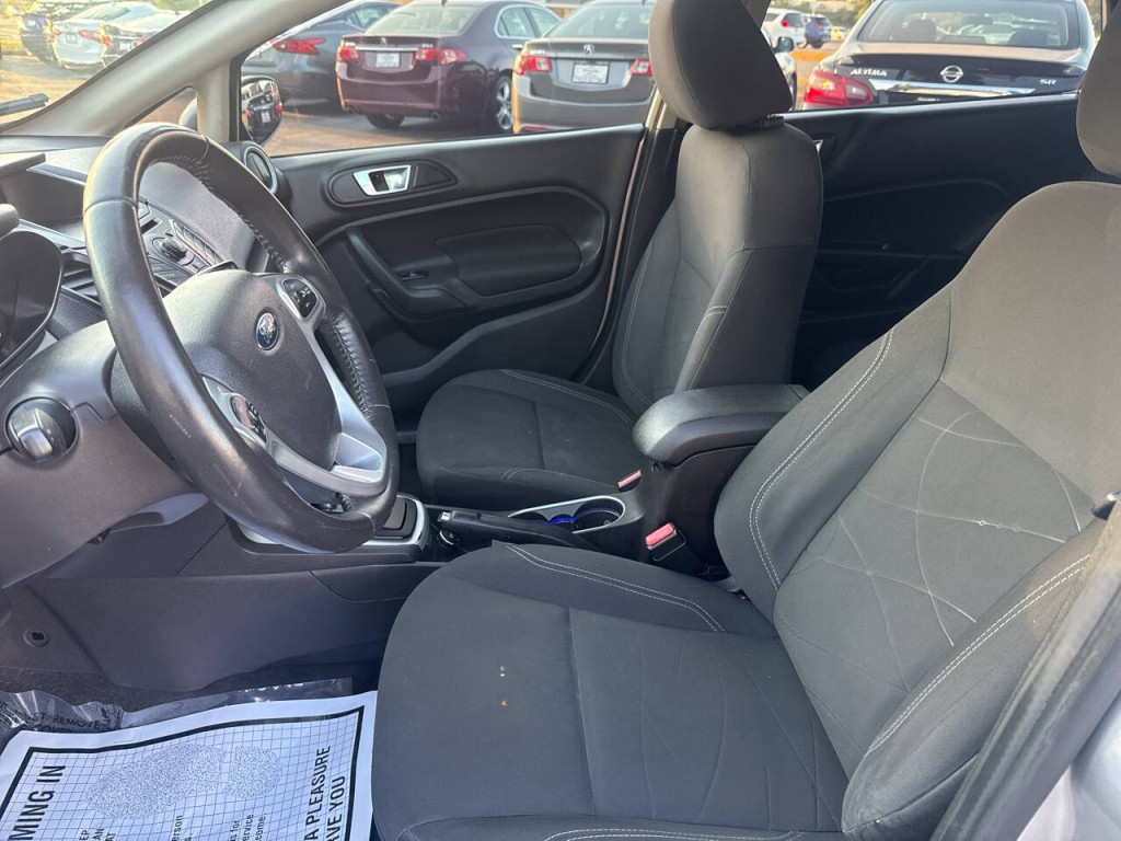 2015 Ford Fiesta Image 25