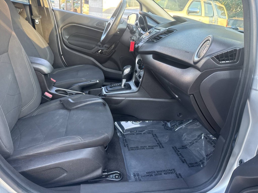 2015 Ford Fiesta Image 26
