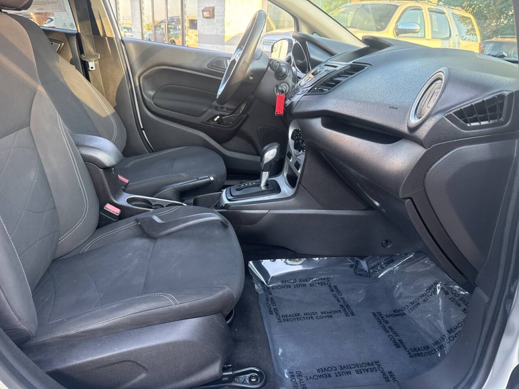 2015 Ford Fiesta Image 27