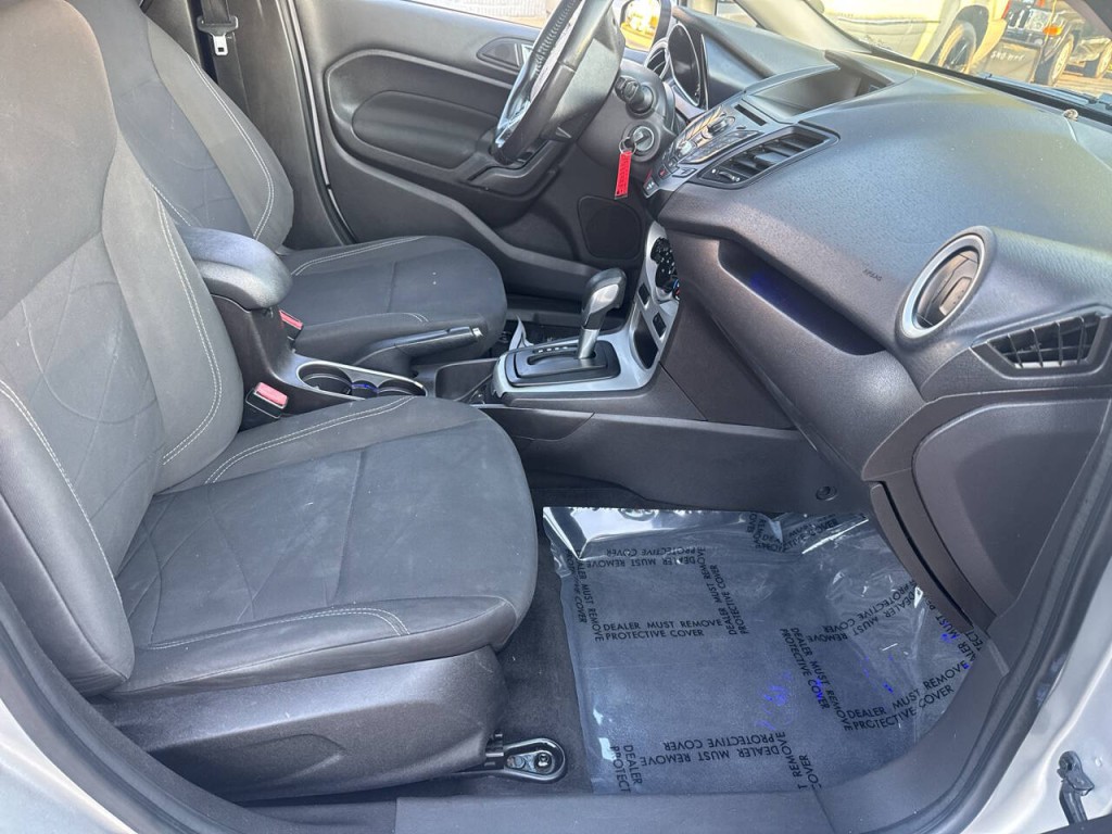 2015 Ford Fiesta Image 28