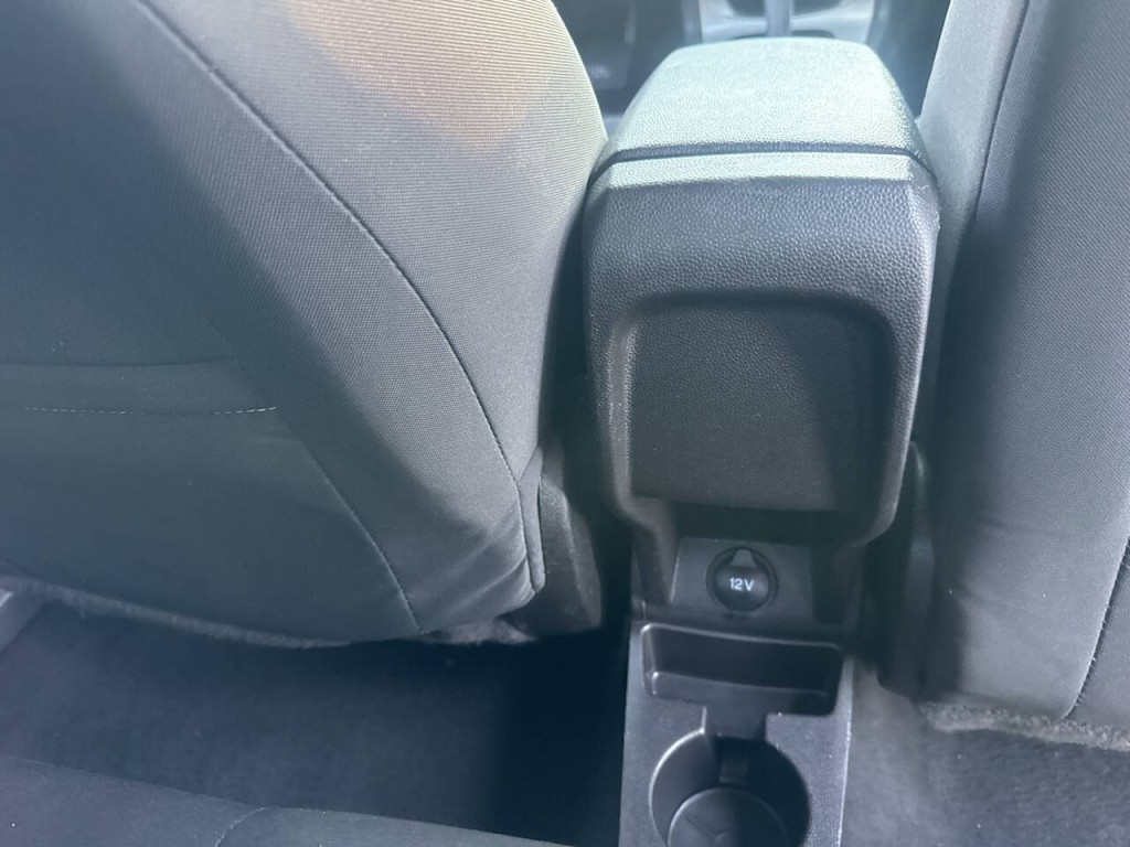 2015 Ford Fiesta Image 36