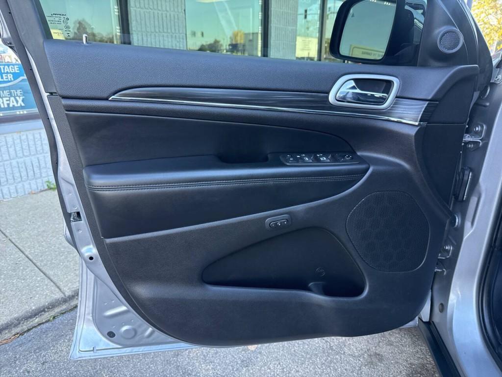 2019 Jeep Grand Cherokee Image 12