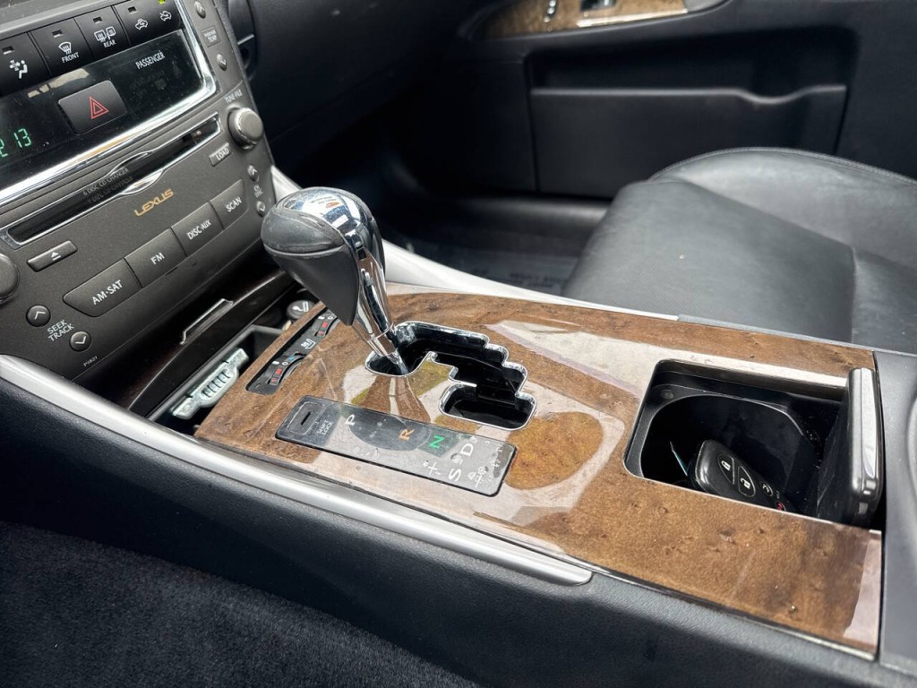 2009 Lexus IS 250 Image 25