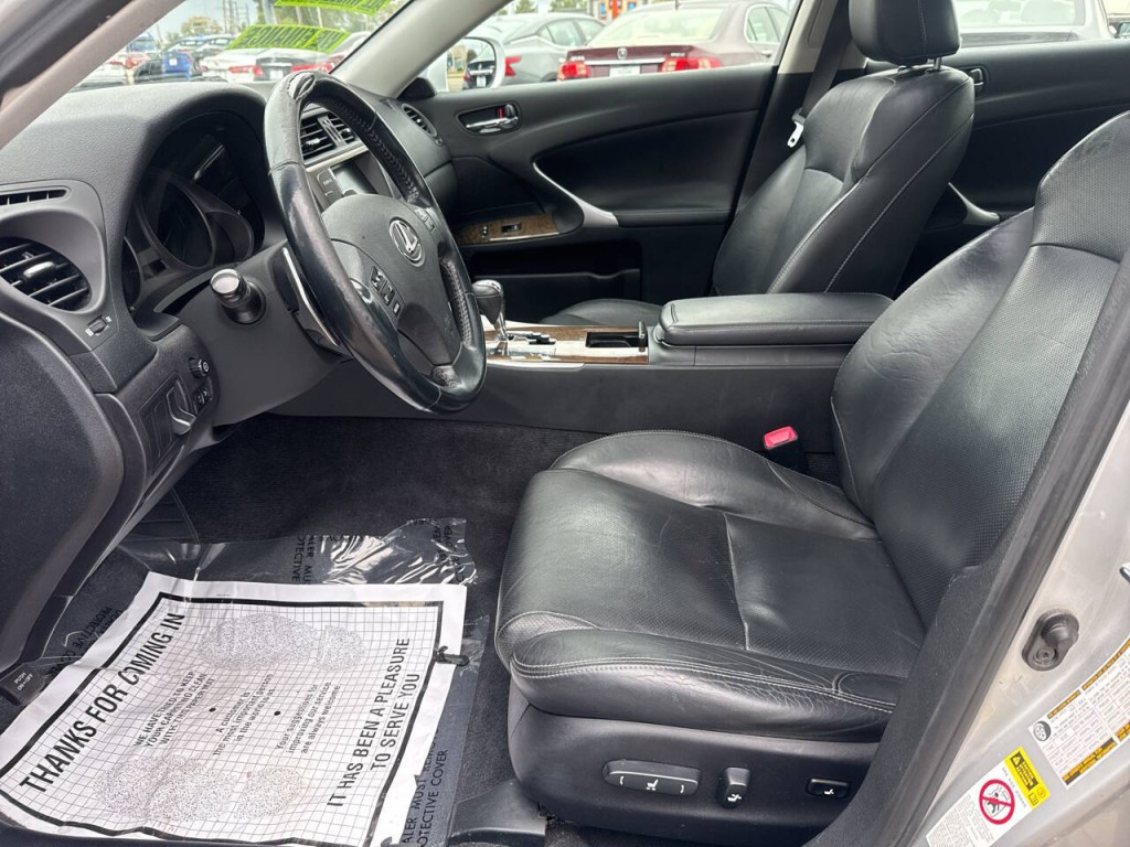 2009 Lexus IS 250 Image 33