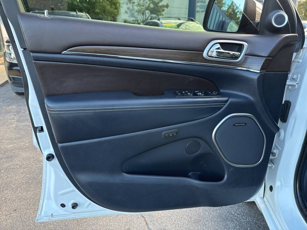 2017 Jeep Grand Cherokee Image 17