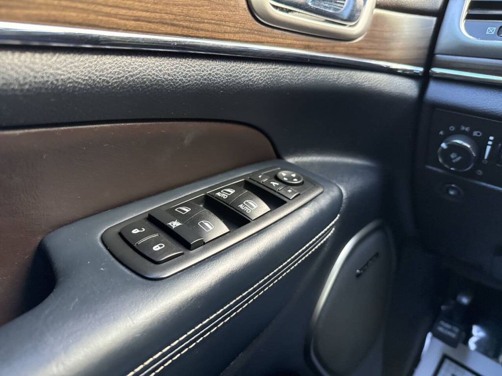2017 Jeep Grand Cherokee Image 19