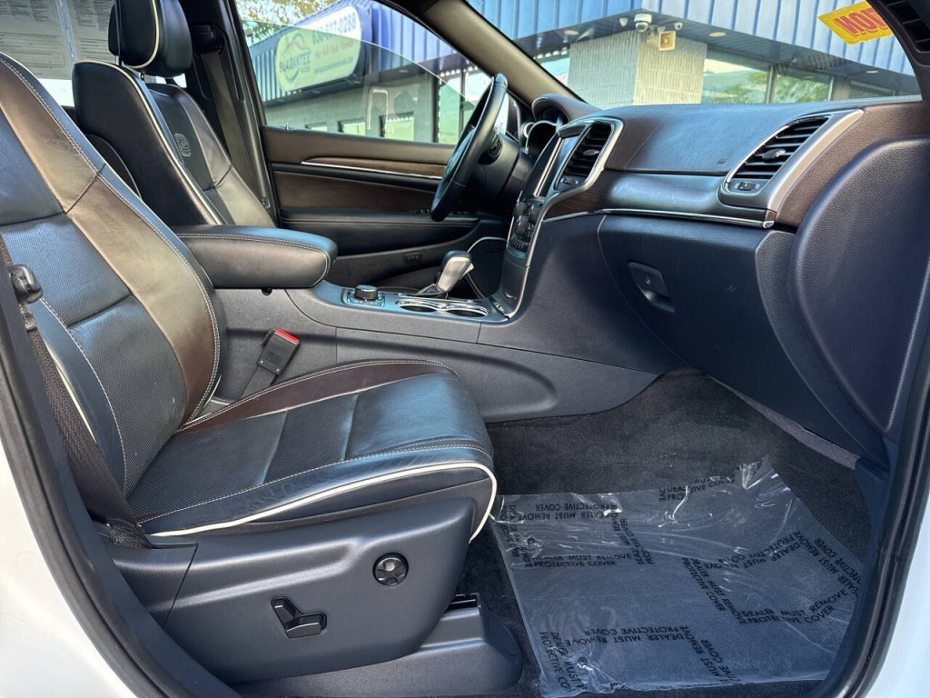 2017 Jeep Grand Cherokee Image 38