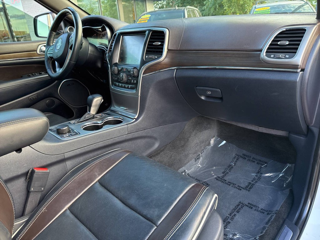 2017 Jeep Grand Cherokee Image 40