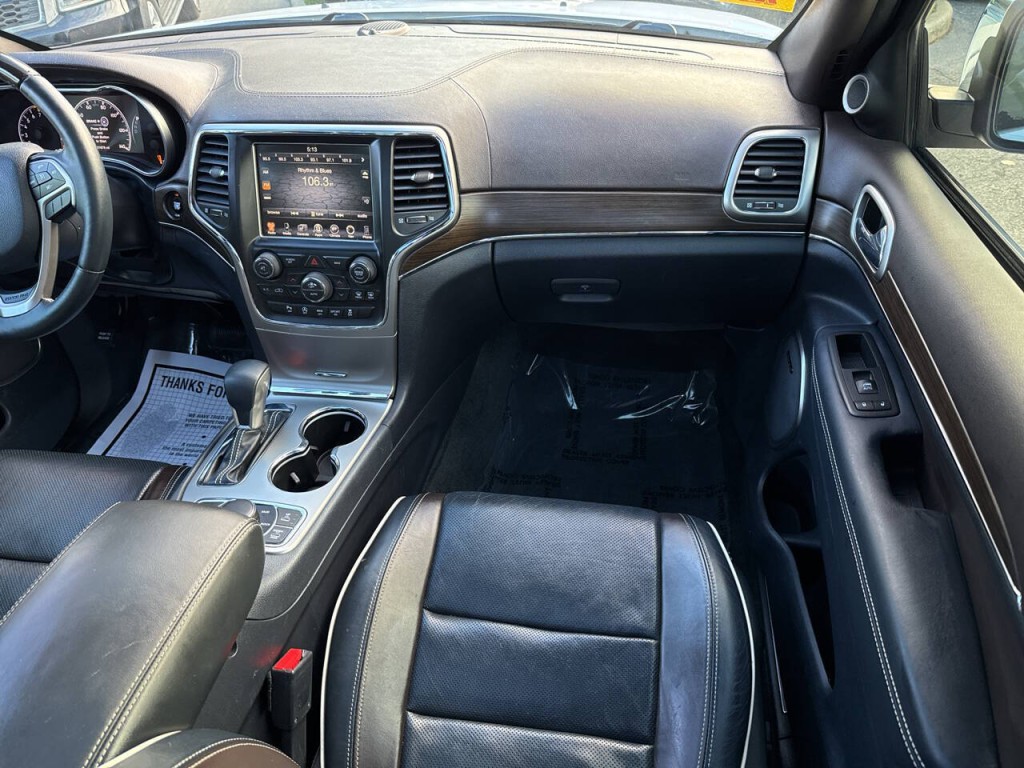 2017 Jeep Grand Cherokee Image 41