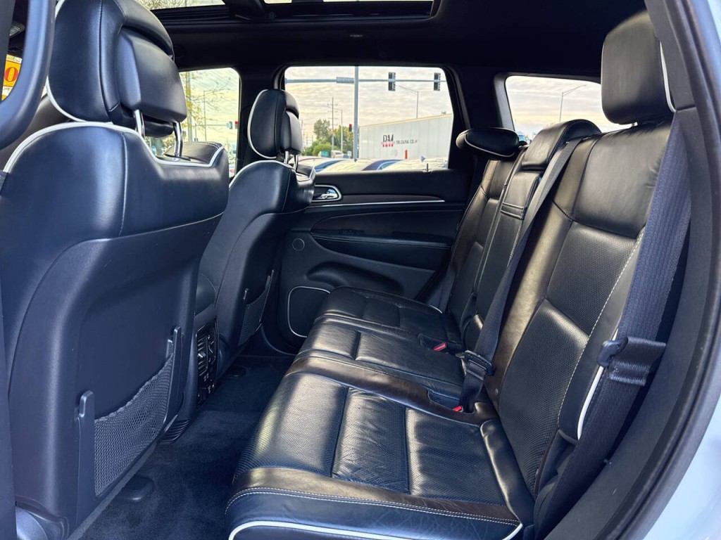 2017 Jeep Grand Cherokee Image 48