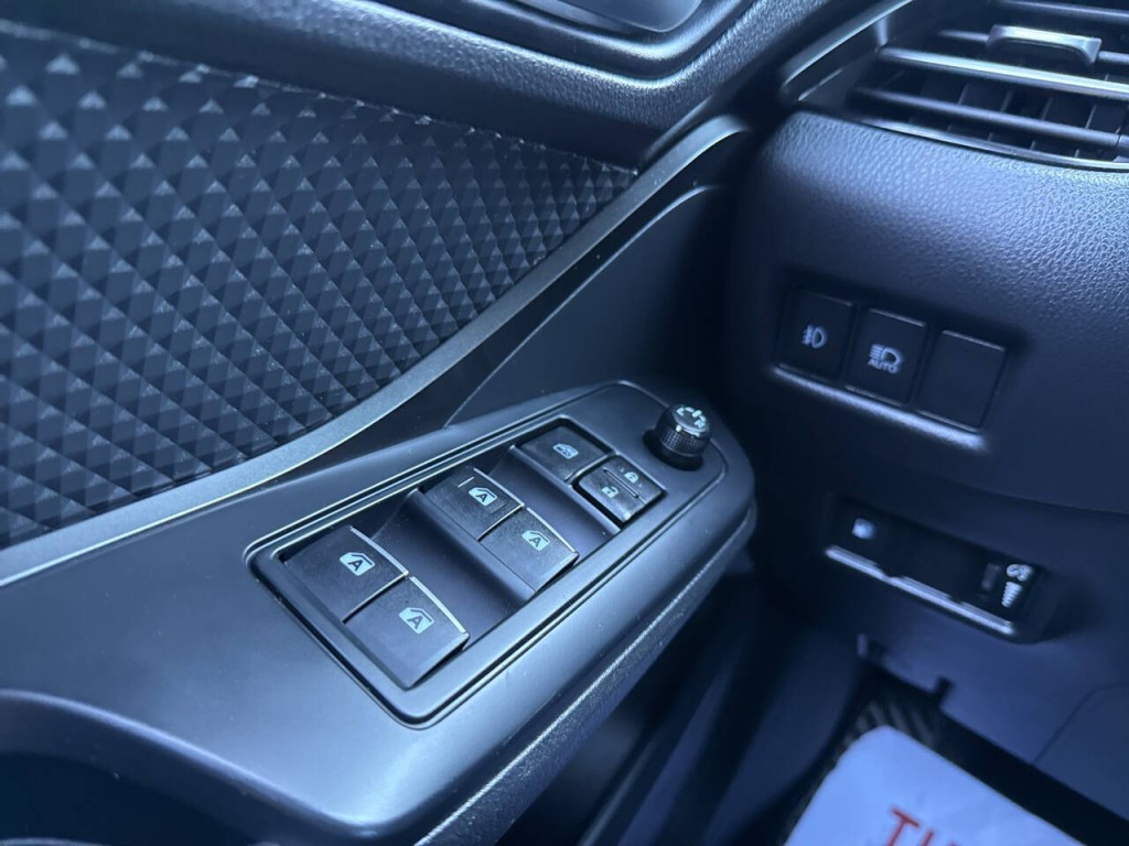 2018 Toyota C-HR Image 18