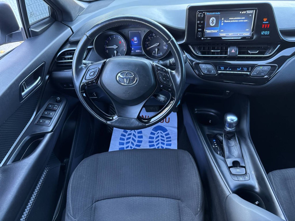 2018 Toyota C-HR Image 22
