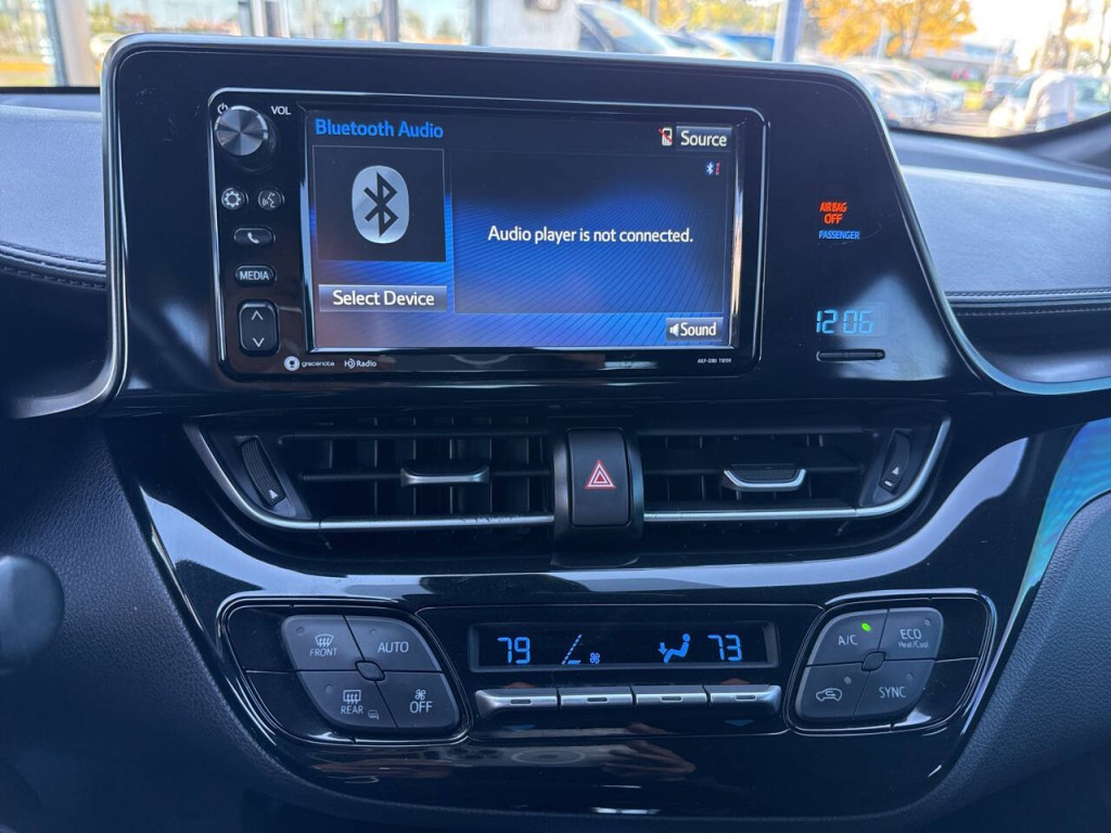 2018 Toyota C-HR Image 26