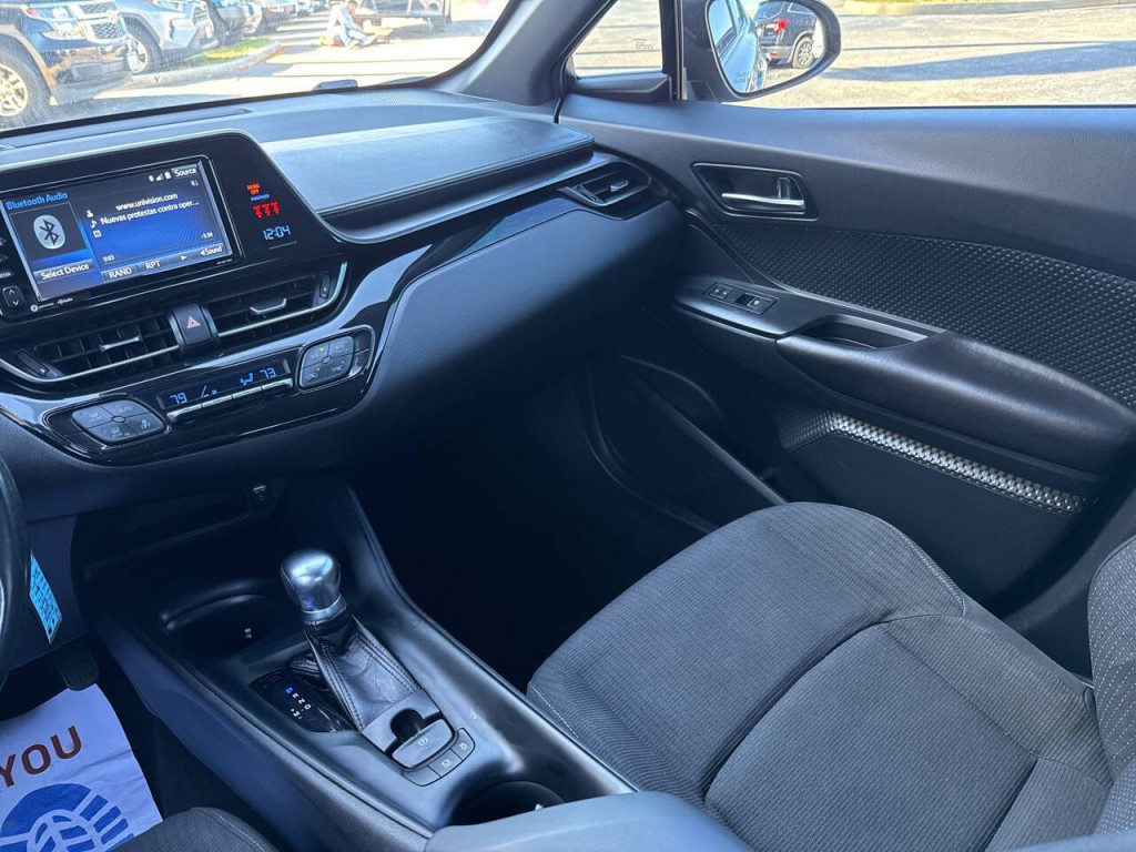 2018 Toyota C-HR Image 29