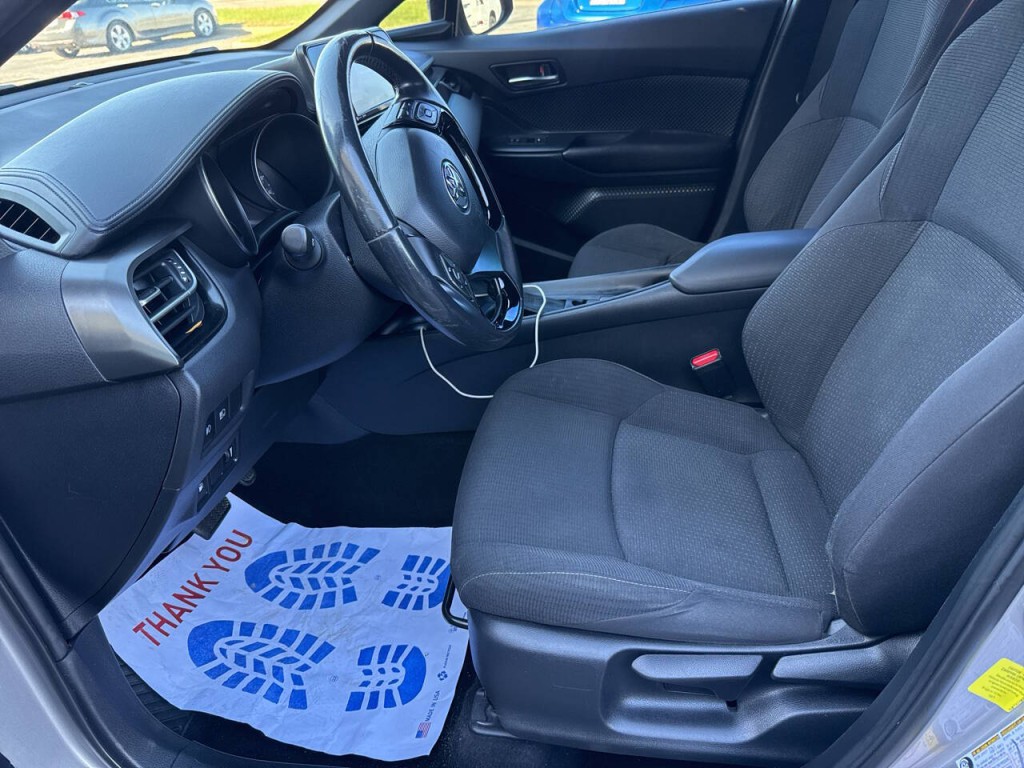 2018 Toyota C-HR Image 30