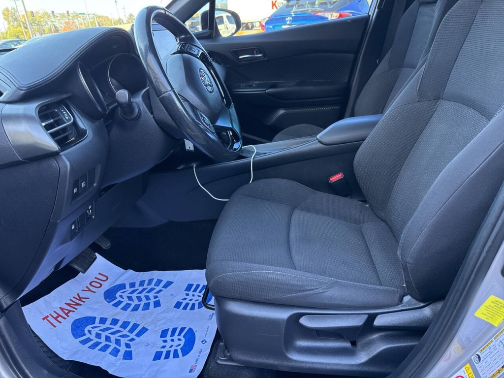 2018 Toyota C-HR Image 31