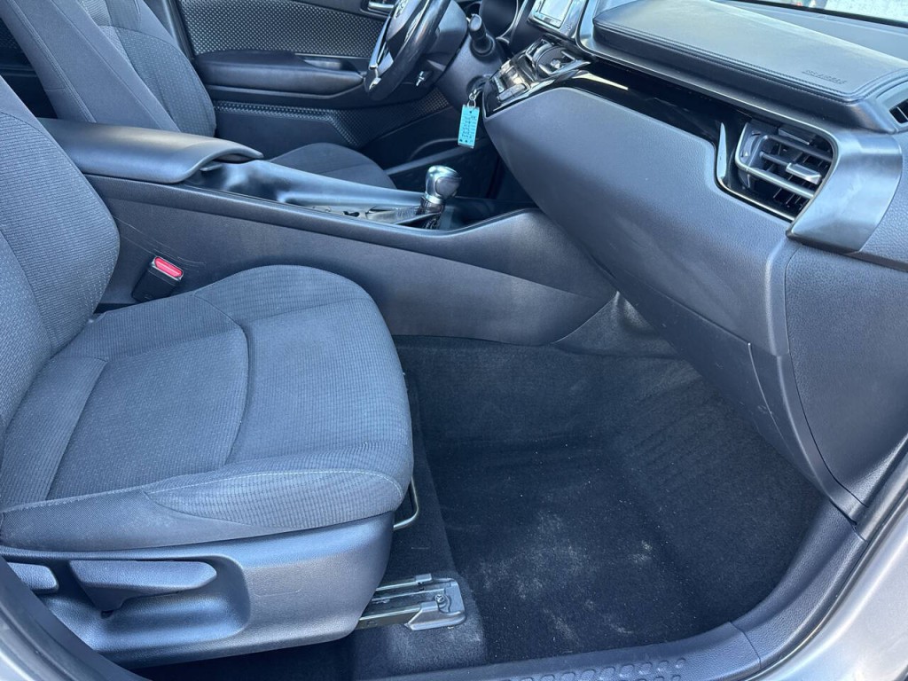 2018 Toyota C-HR Image 33