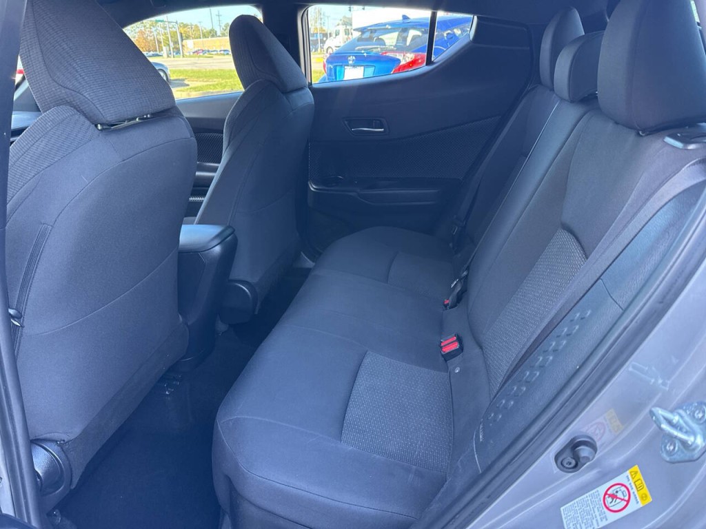 2018 Toyota C-HR Image 37