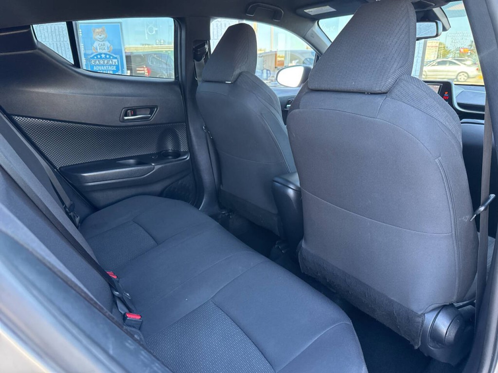 2018 Toyota C-HR Image 39