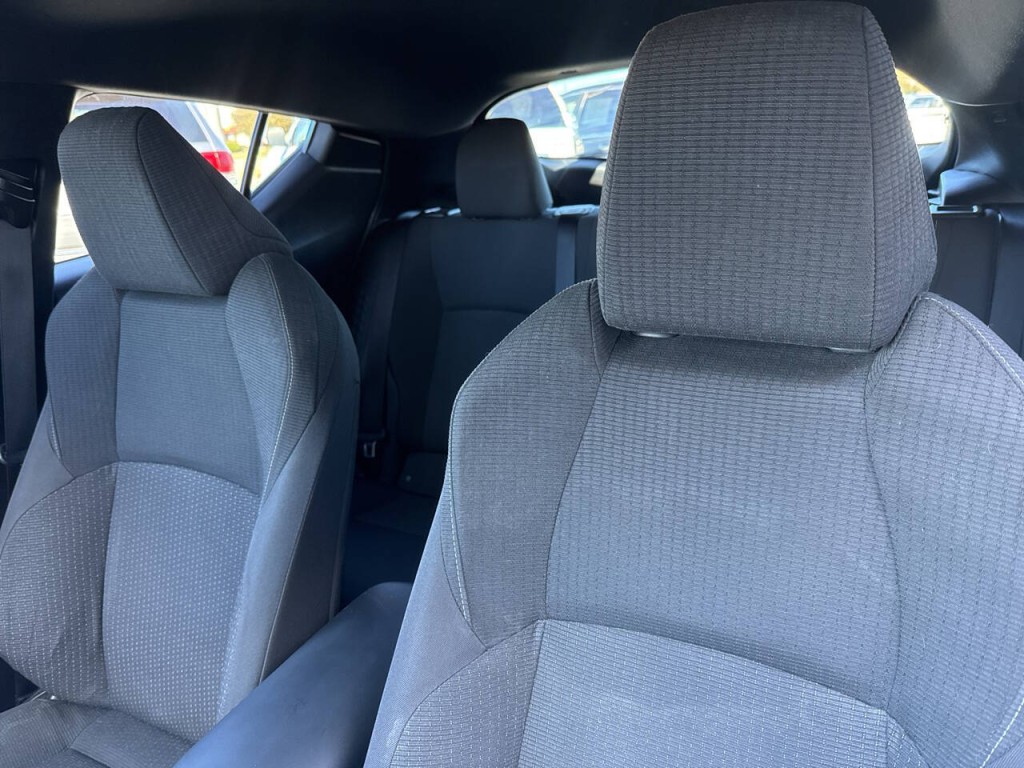 2018 Toyota C-HR Image 44