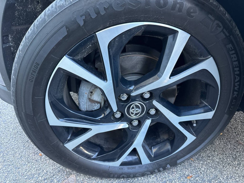 2018 Toyota C-HR Image 48